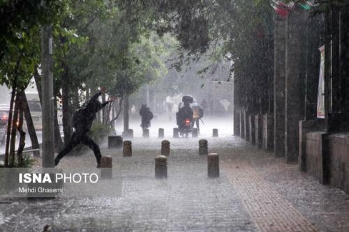 رگبار و وزش باد شدید در تهران